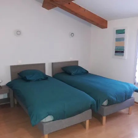 Les Ecureuils Apartment *